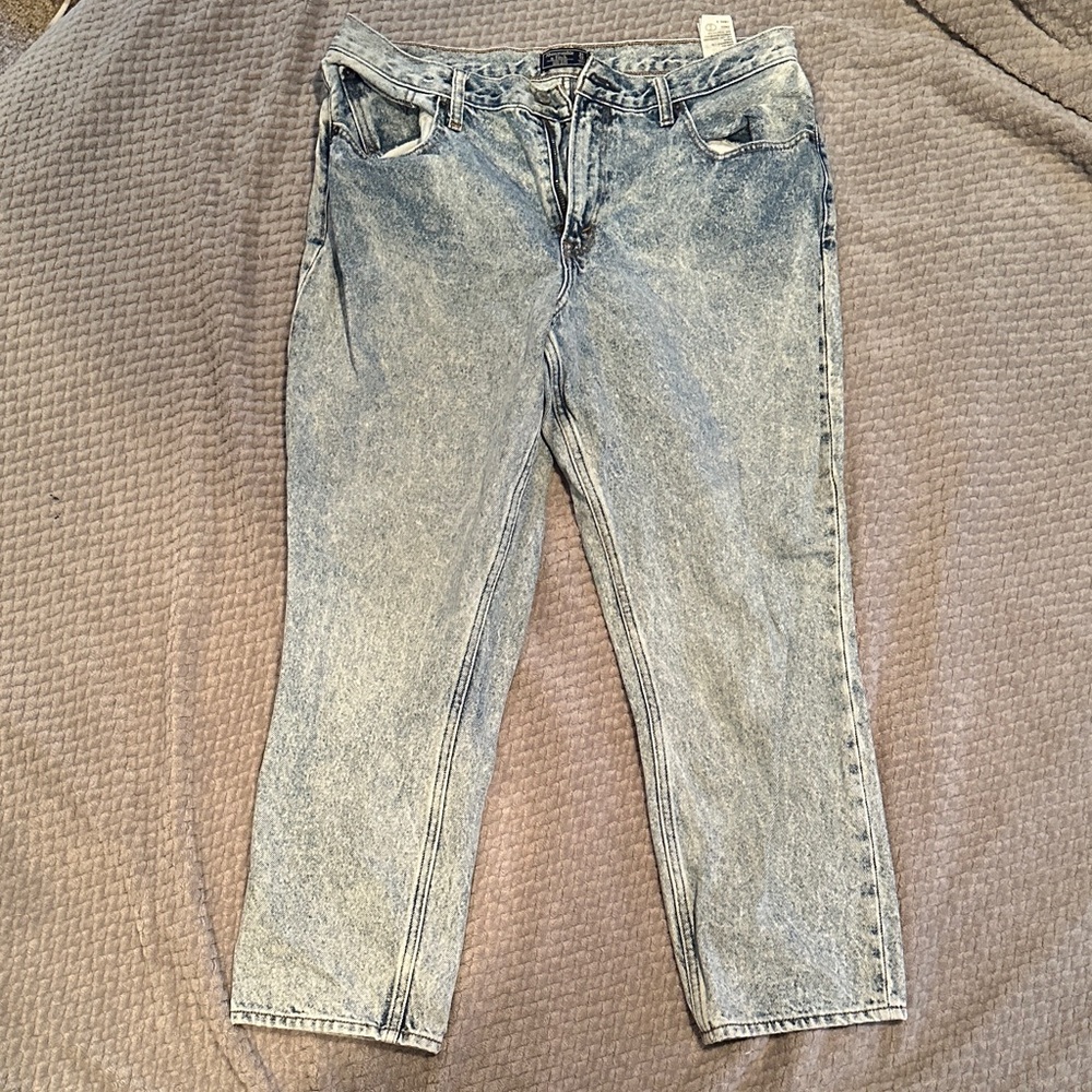 Abercrombie Acid Wash High Rise Mom Jean
